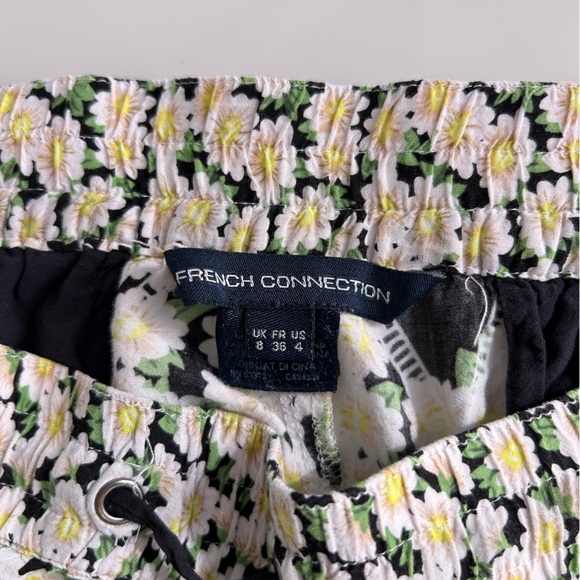 French connection women’s floral pants, size S - Picture 5 of 5